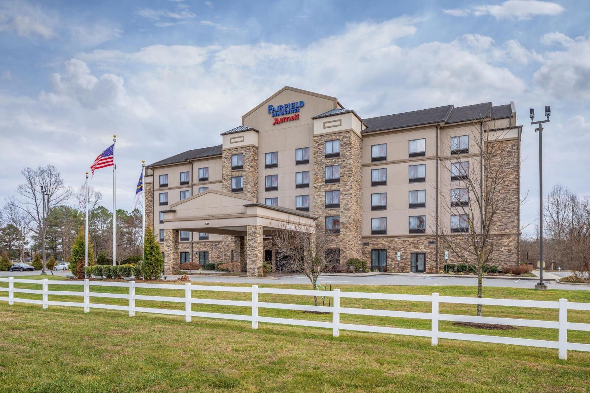 Fairfield Inn Suites Elkin Jonesville Bagian luar foto